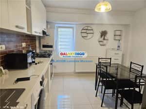 Inchiriere apartament 3 camere decomandat Targoviste Micro 11 — miniatura 2