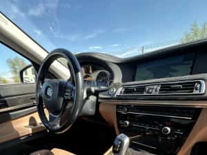 BMW 740 xDrive 2011 — miniatura 8