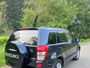 Suzuki Grand Vitara 2.0 benzina — miniatura 3