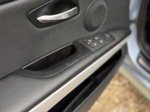 BMW E91 318d 2009 — miniatura 5