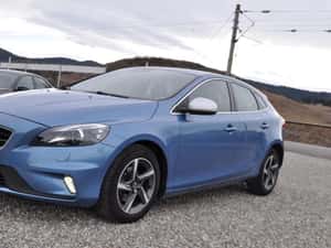 Volvo V40 2.0D R-Design — miniatura 2
