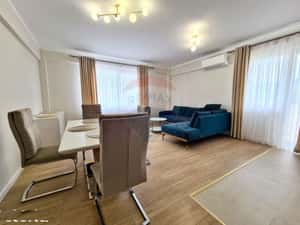 Apartament 2 camere, etaj 1, mobilat premium, parcare în curte — miniatura 1