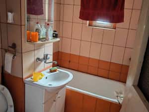 Apartament 3 camere, etaj 1, zonă 9 Mai — miniatura 5