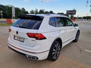 VW Tiguan ALLspace R Line 26500 euro  pana pe data de 20.07 — miniatura 5
