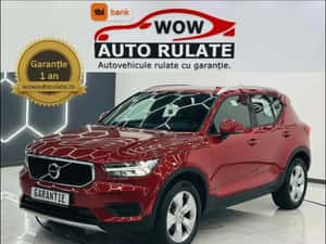 VOLVO XC40 MOMENTUM