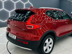 VOLVO XC40 MOMENTUM — miniatura 4