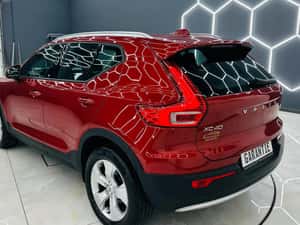 VOLVO XC40 MOMENTUM — miniatura 5