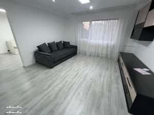 Apartament 3 camere, 63.80 mp utili, zona Centrala — miniatura 2