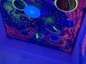 Pictura neon pe perete, murala copii, U.V, Neon, pictura fosforescenta — miniatura 9