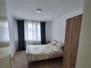 Apartament trei camere , parter, Rovine- Piata — miniatura 1