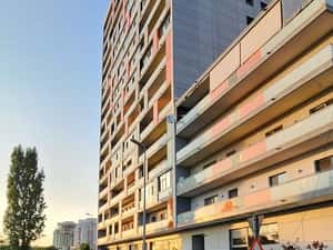 3 camere decomandate,2 bai,sp103 mp,parcare subterana si boxa an 2009 — miniatura 5