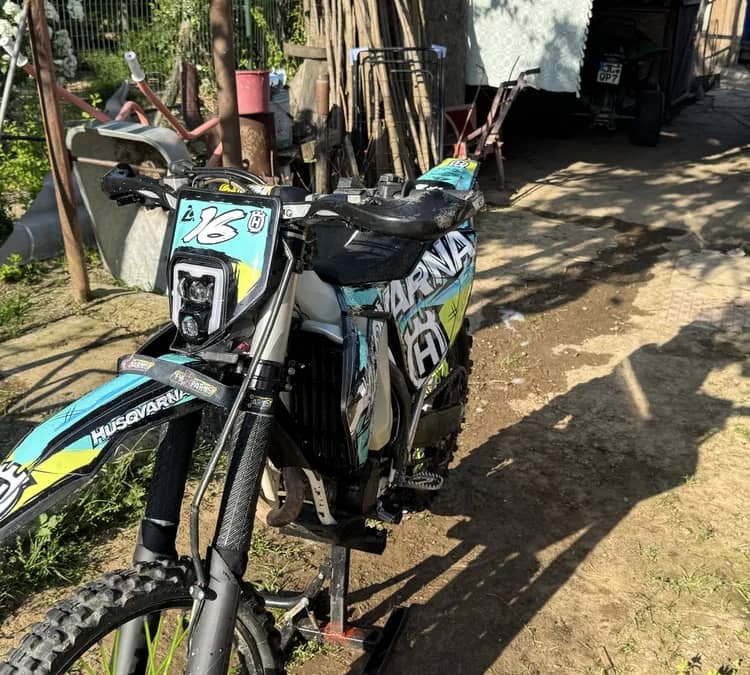 husqvarna fe 250 2019 — fotografie 1 din 10