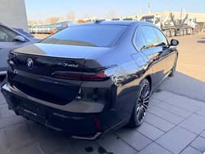 BMW 740 Berlină second-hand, 4.980 km, Diesel — miniatura 4