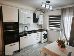 Apartament 3 camere,mbilat si utilat, balcon, 2 parcari, C Surii Mici — miniatura 2