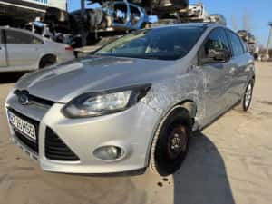 Ford Focus 3 2011 1.6 euro 5 avariat lovit avariate — miniatura 7