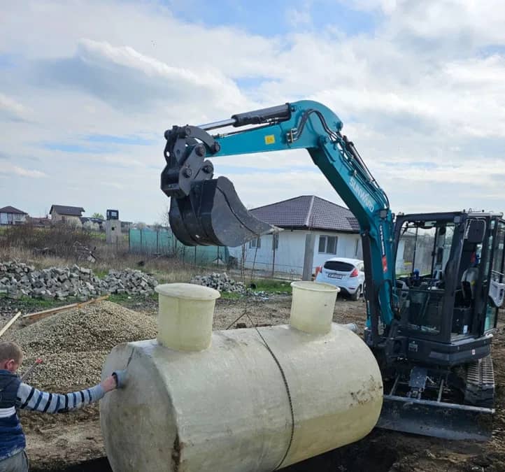 Miniexcavator + Picon   Sapaturi Fundatii — fotografie 1 din 10