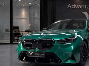 BMW M5 Sedan G90 Plug-in Hybrid – 727 CP – Configurație Full Carbon