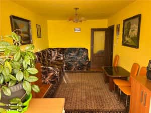 Apartament decomandat 3 camere etaj intermediar Vasile Aaron — miniatura 3