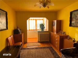Apartament decomandat 3 camere etaj intermediar Vasile Aaron — miniatura 5