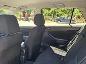 Toyota  avensis combi — miniatura 6