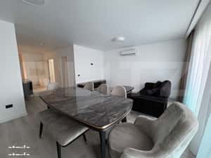Apartament 3 camere, 2 bai, parcare, zona UMF — miniatura 2