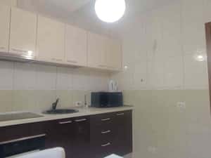 Apartament cu 2 camere, balcon și lift în Mamaia Sud — miniatura 4