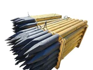 Stalpi rotunzi pentru gard din lemn tratat