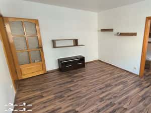 Vand/Schimb Apartament 2 Cam. Parter Central Cabinet/Spatiu Comer. !!! — miniatura 3