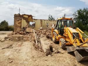 Demolării controlate, casa anexe moloz etc. — miniatura 3