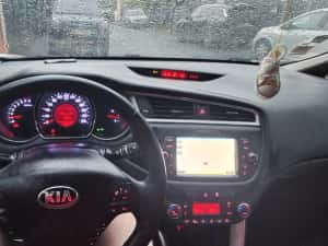 Vand Kia Cee'd 2016 Benzina 1600 cmc Neavariata — miniatura 3