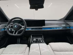 BMW M760 Hibrid 571 CP, 17.000 km, 2023 — miniatura 3
