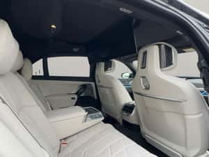 BMW M760 Hibrid 571 CP, 17.000 km, 2023 — miniatura 4