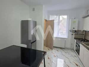 Apartament 2,5 camere decomandat + 2 locuri de parcare — miniatura 2