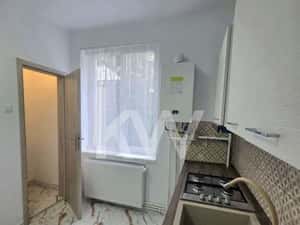 Apartament 2,5 camere decomandat + 2 locuri de parcare — miniatura 3
