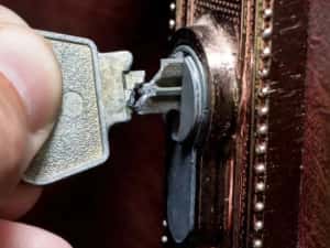 Lacatus/Locksmith 24h/Deblocari USI NONSTOP/Deblocari M — miniatura 3