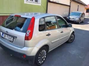 Ocazie 130000 km ford fiesta facelift 1.3 75 cp  consum 4% factura si garantie — miniatura 6