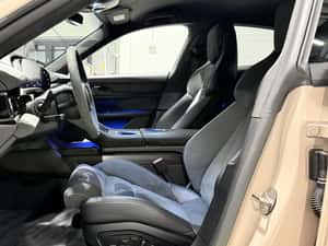 Porsche Taycan GTS (electric) - 76.000 EUR — miniatura 5