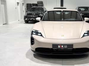 Porsche Taycan GTS (electric) - 76.000 EUR — miniatura 7