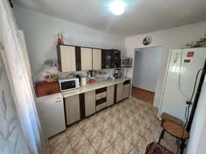 Apartament 3 camere, decomandat - zona Cetate — miniatura 2