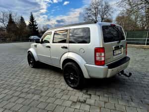 Dodge Nitro An 2008 — miniatura 4