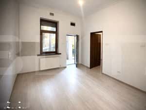 Apartament la casa, 64 mp, zona Central