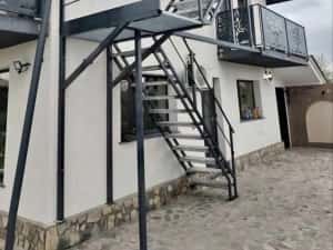 Scări metalice zincate