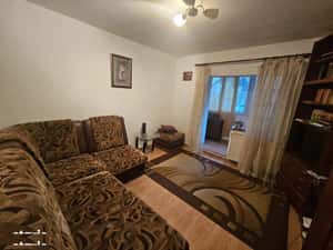 Apartament 3 camere, 2 balcoane, cartier Plopilor!