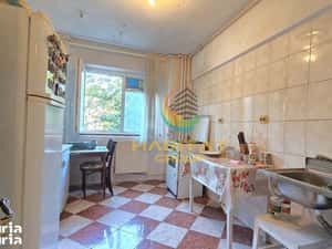 Apartament 3 camere decomandat an 1978 langa metrou — miniatura 3