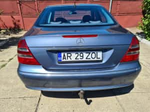 Mercedes E Class 2003 2.2 CDI W211 — miniatura 3