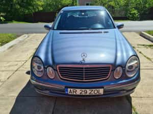 Mercedes E Class 2003 2.2 CDI W211 — miniatura 10