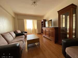 2 camere decomandat Pacurari Kaufland 52 mp bloc 2008 — miniatura 1