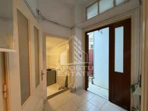 Duplex cu 3 camere, 2 bai, 2 bucatarii, teren 222 mp, zona Elisabetin — miniatura 2