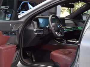 BMW M760 Automată 381 HP Hibrid (B/E) — miniatura 6