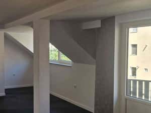 Apartament 2 camere, mansardă, zonă centrală Brașov — miniatura 4